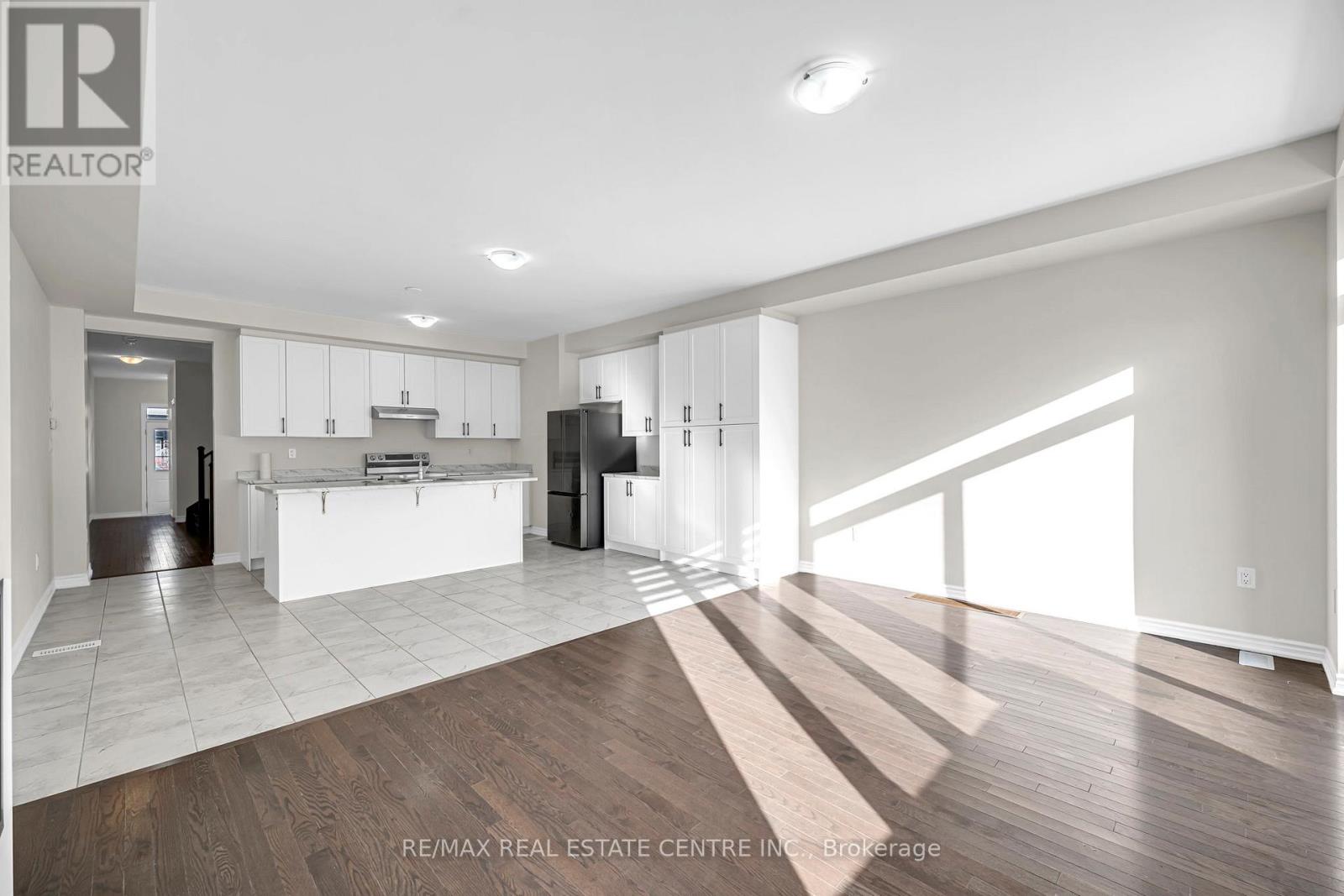 11 Donald Ficht Crescent, Brampton, Ontario  L7A 5H8 - Photo 11 - W12630686