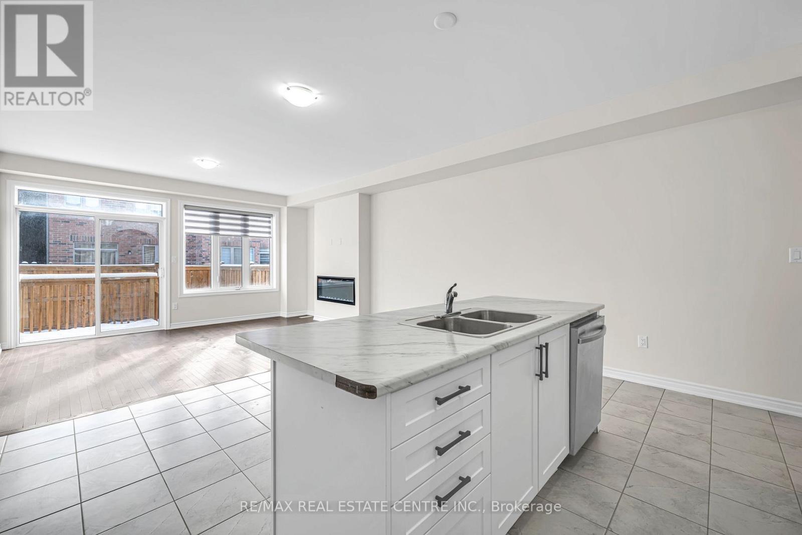 11 Donald Ficht Crescent, Brampton, Ontario  L7A 5H8 - Photo 15 - W12630686