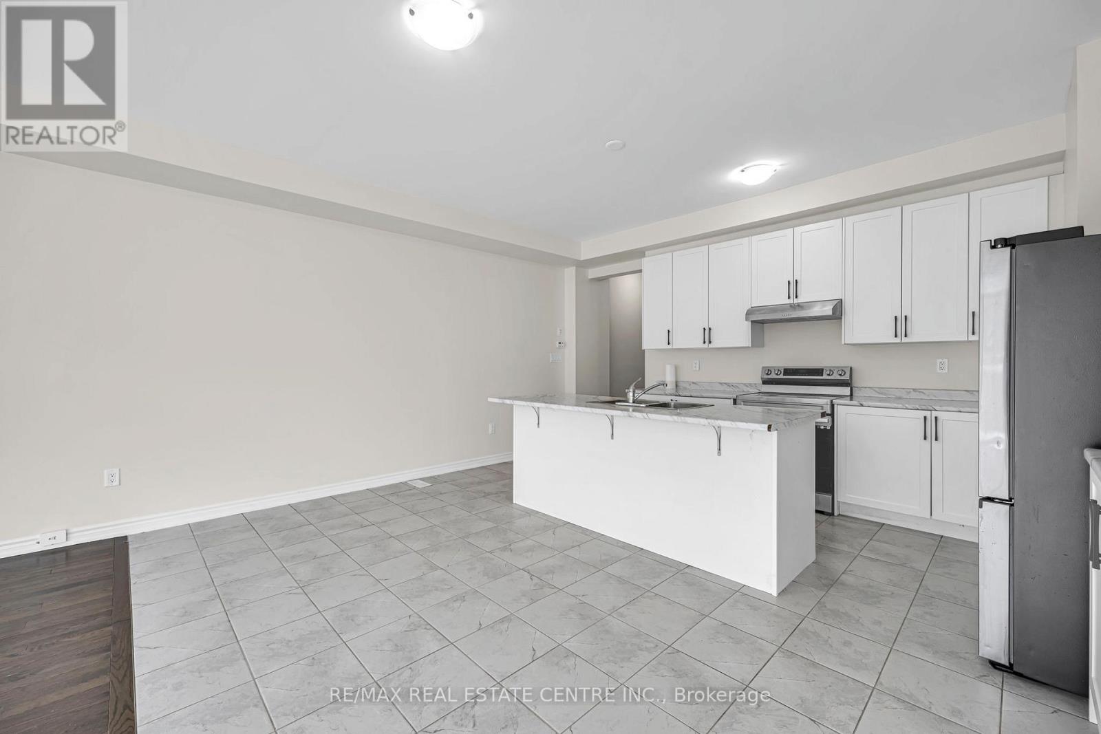 11 Donald Ficht Crescent, Brampton, Ontario  L7A 5H8 - Photo 18 - W12630686