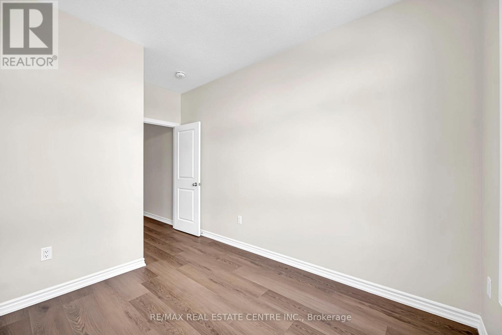 11 Donald Ficht Crescent, Brampton, Ontario  L7A 5H8 - Photo 28 - W12630686