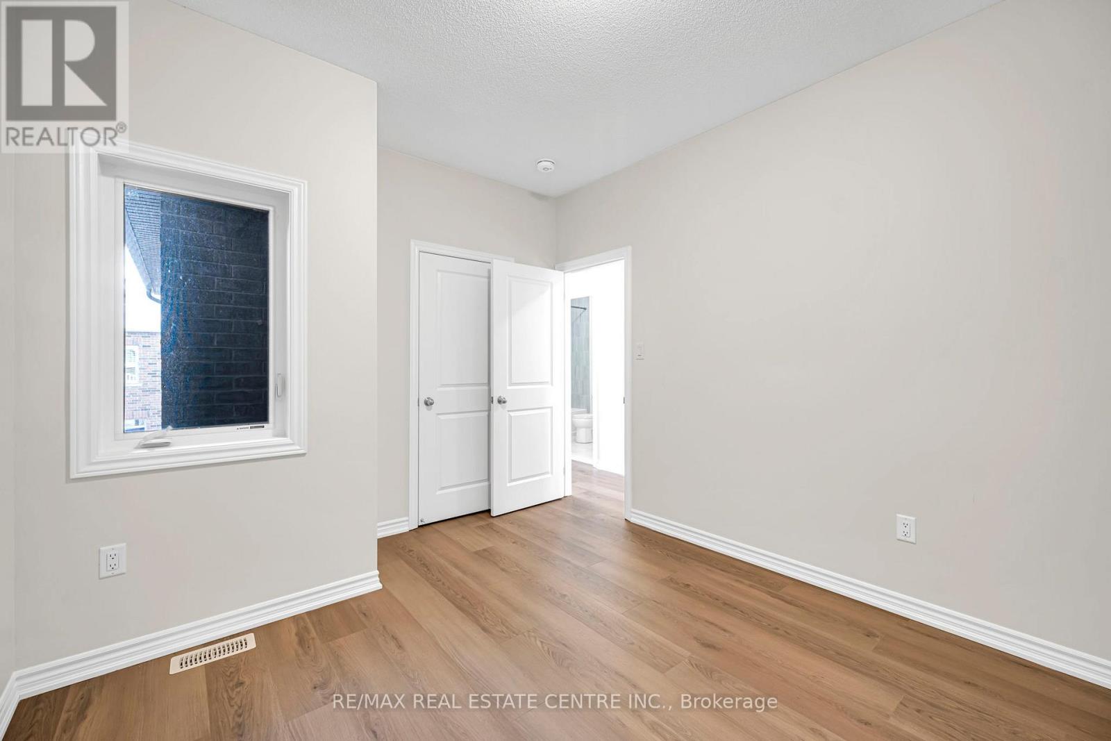 11 Donald Ficht Crescent, Brampton, Ontario  L7A 5H8 - Photo 30 - W12630686