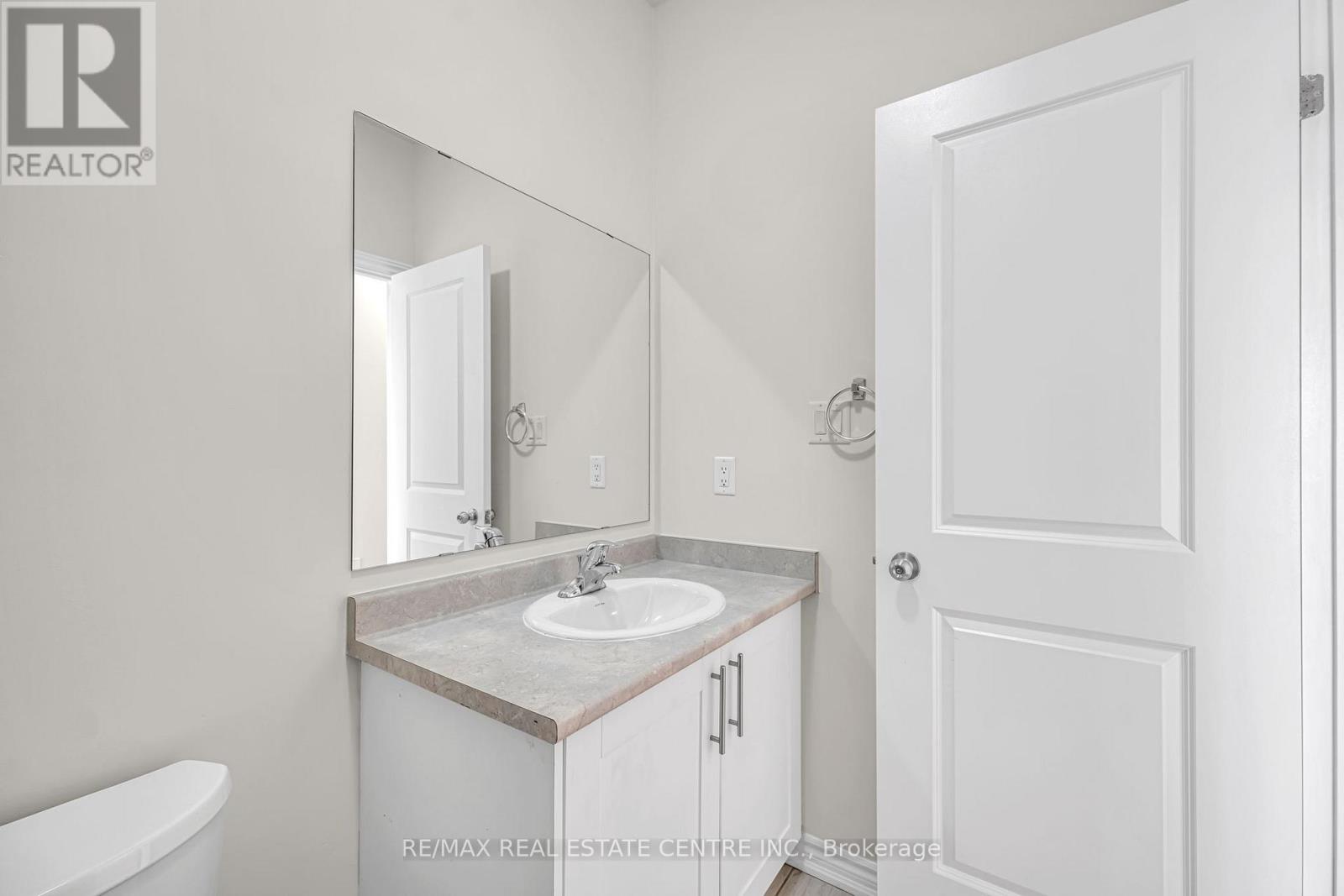 11 Donald Ficht Crescent, Brampton, Ontario  L7A 5H8 - Photo 32 - W12630686