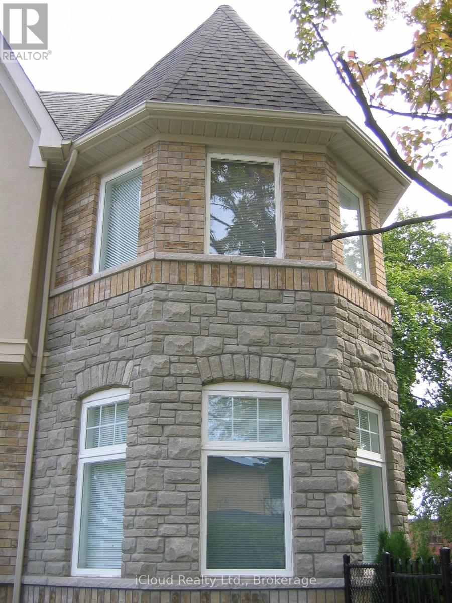 A - 9 Benson Avenue, Mississauga, Ontario  L5H 2P1 - Photo 2 - W12630718