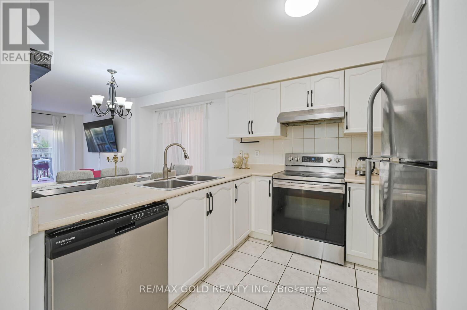 34 Earth Star Trail, Brampton, Ontario  L6R 2P3 - Photo 10 - W12630746