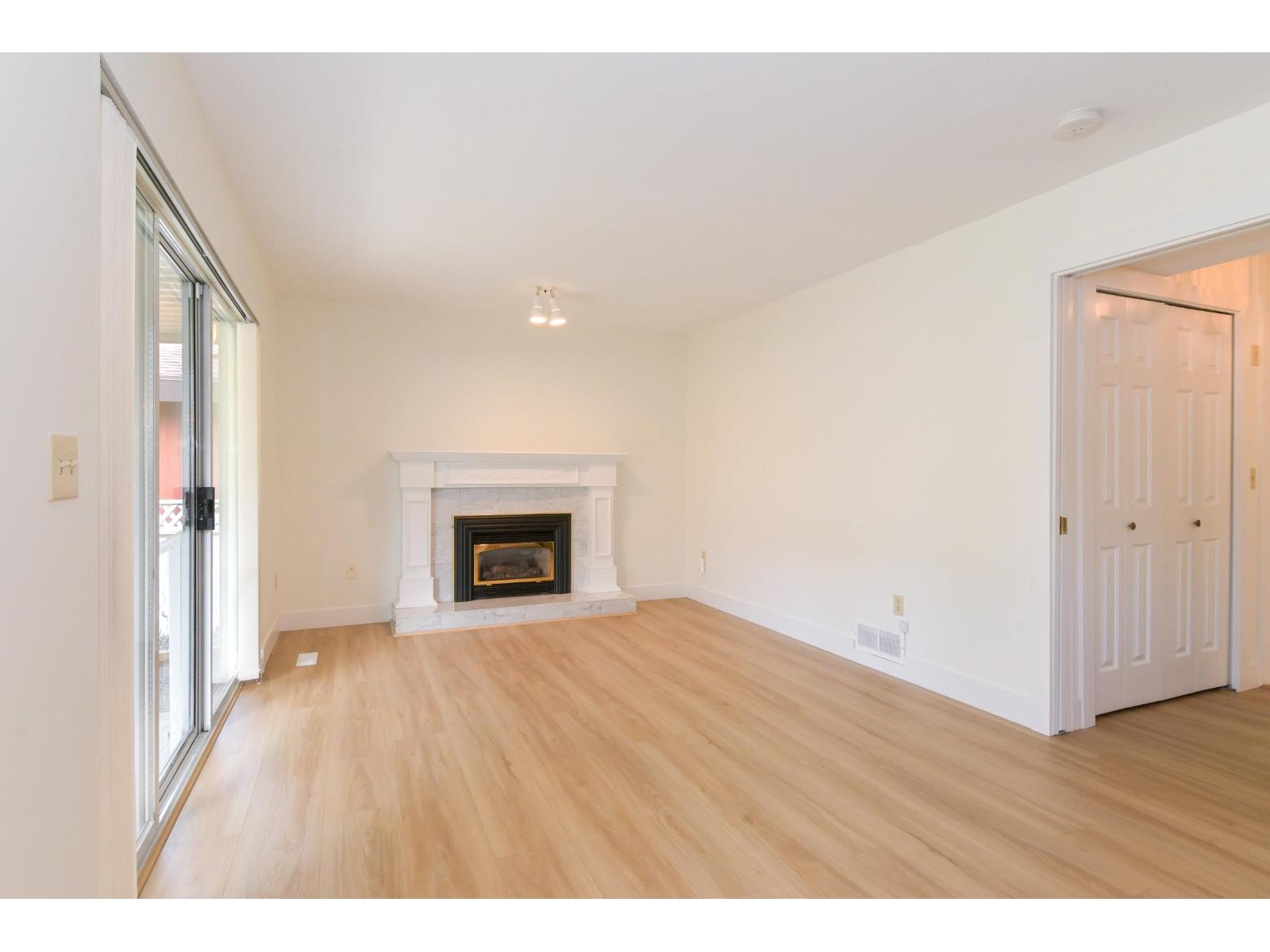 9469 154 Street, Surrey, British Columbia  V3R 9E2 - Photo 8 - R3067884