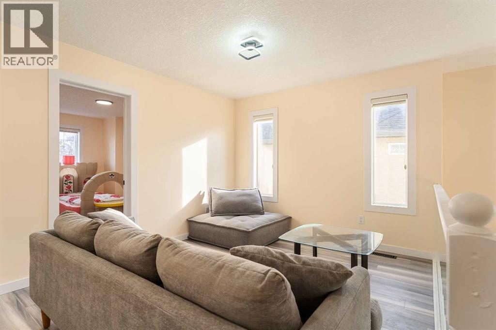 20 Sherwood Circle Nw, Calgary, Alberta  T3R 1R2 - Photo 17 - A2272646