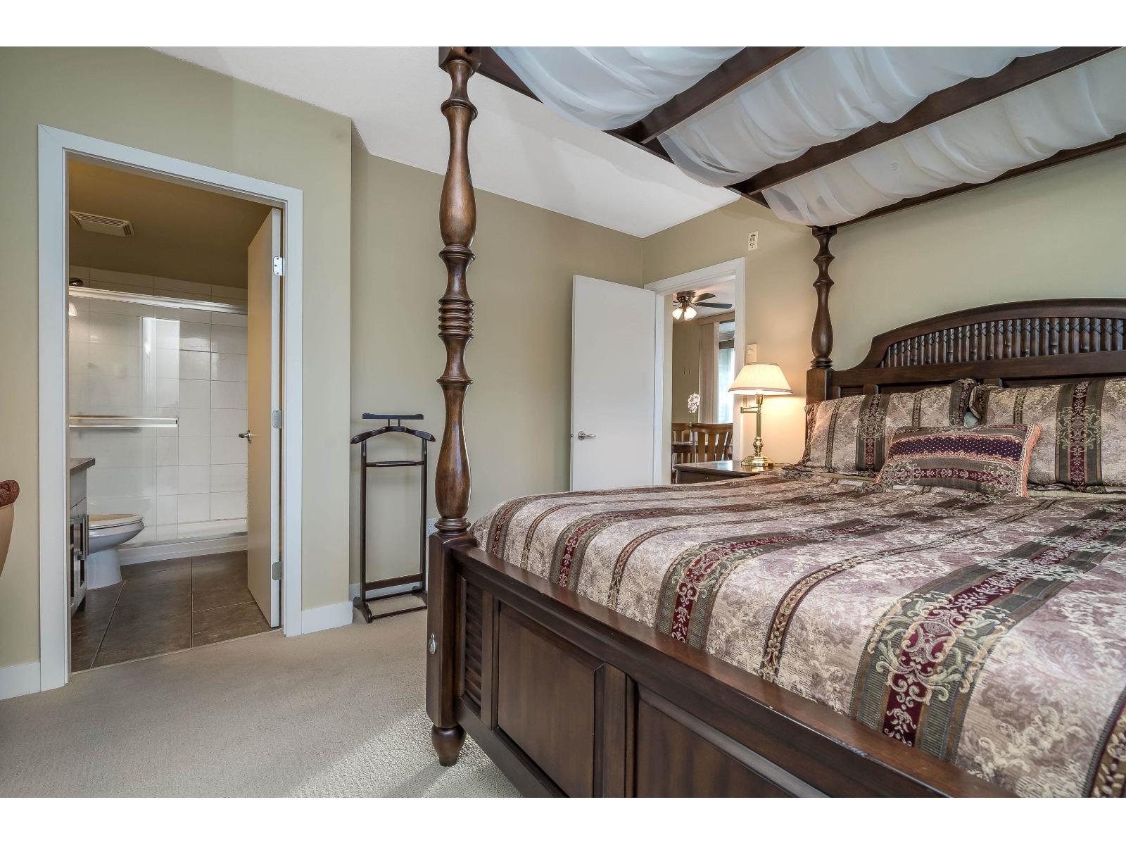 204 15777 Marine Drive, Surrey, British Columbia V4B 1E5 - Photo 4 - R3073365