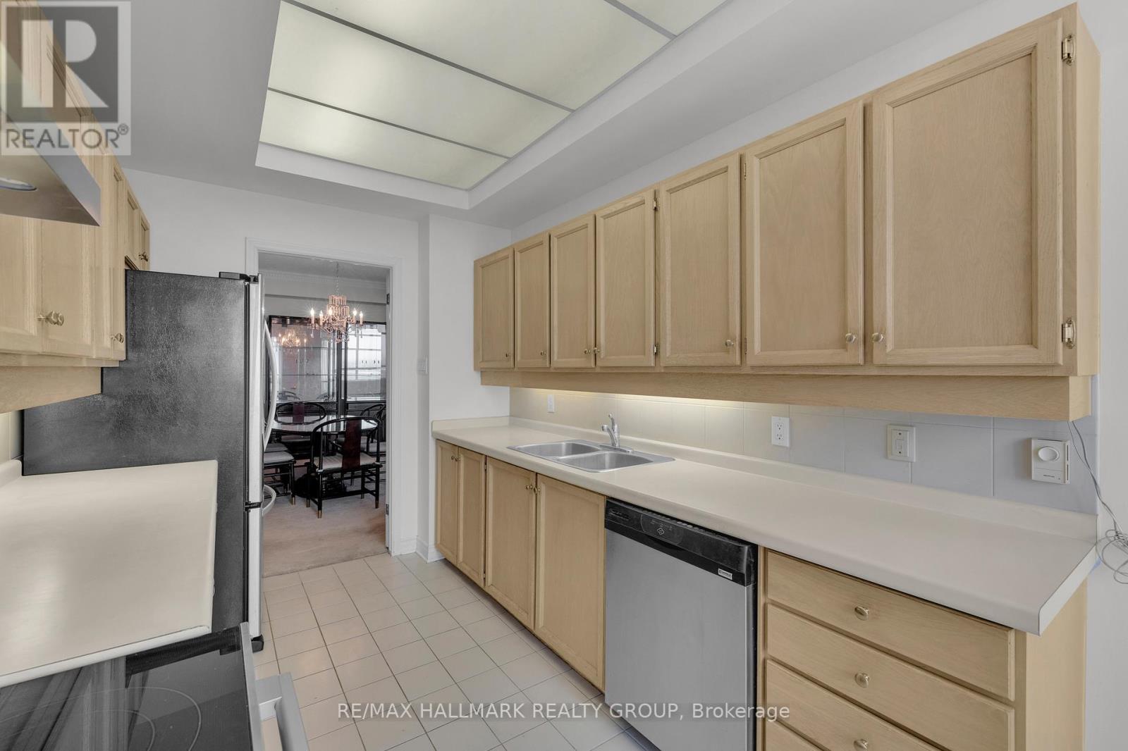 2204 - 1480 Riverside Drive, Ottawa, Ontario  K1G 5H2 - Photo 11 - X12630762