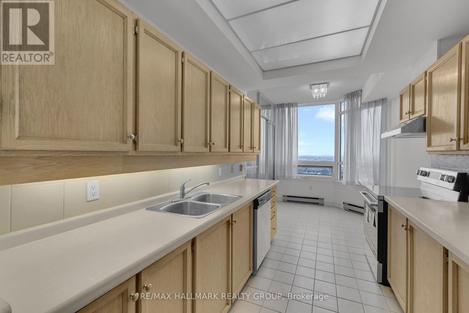 2204 - 1480 Riverside Drive, Ottawa, Ontario  K1G 5H2 - Photo 12 - X12630762