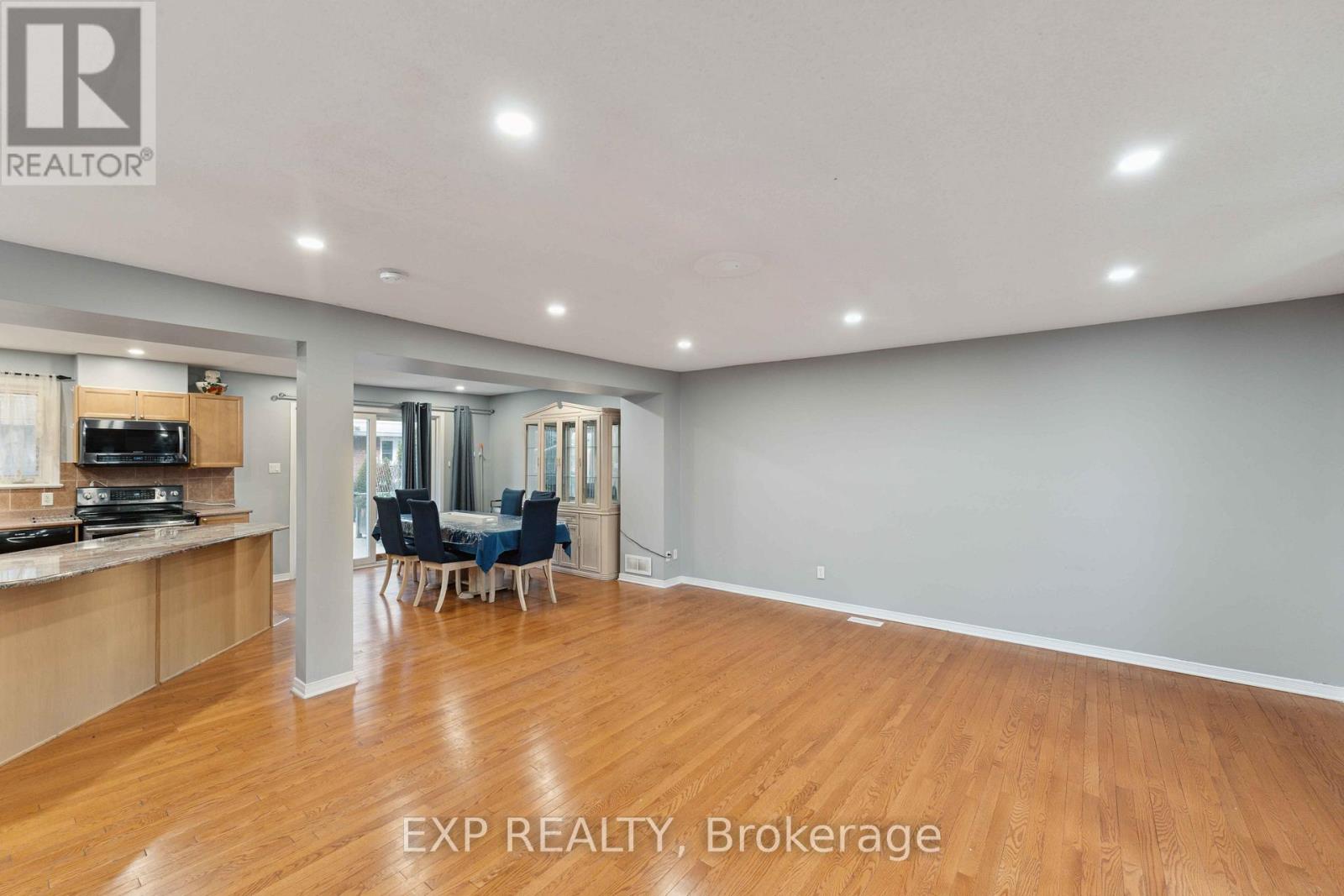 230 Monterey Drive, Ottawa, Ontario  K2H 7A8 - Photo 11 - X12630806