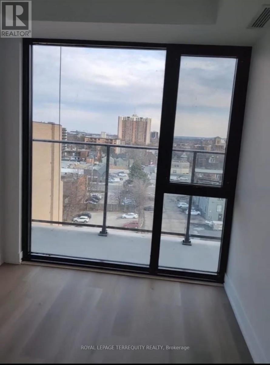 825 - 1 Jarvis Street, Hamilton, Ontario  L8R 3J2 - Photo 3 - X12630654