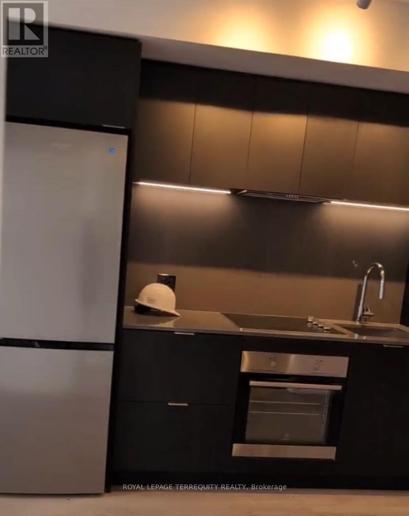 825 - 1 Jarvis Street, Hamilton, Ontario  L8R 3J2 - Photo 4 - X12630654