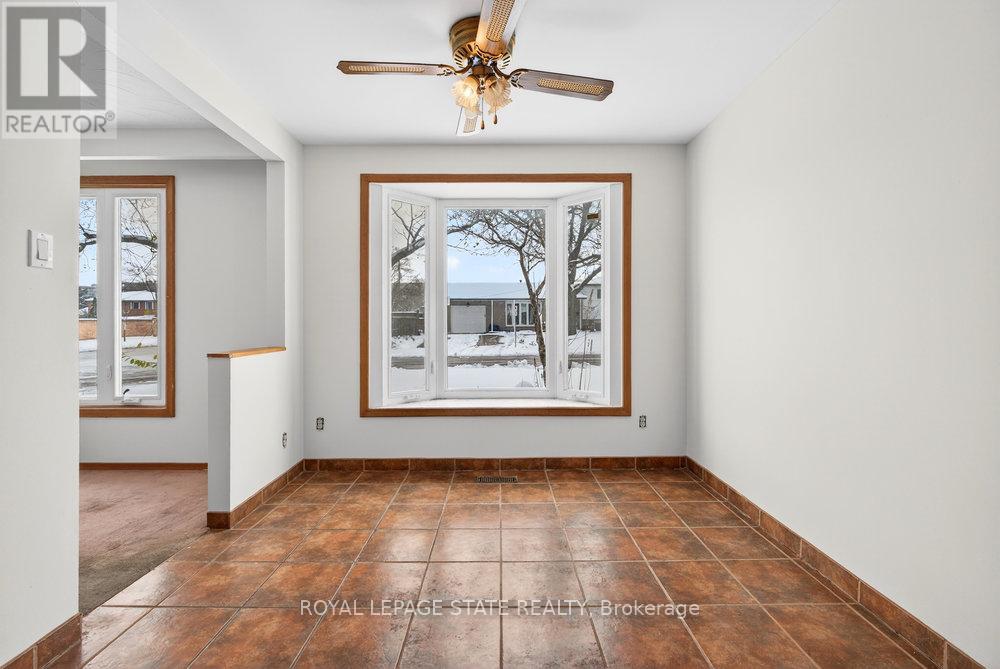 2 Country Club Drive, Hamilton, Ontario  L8K 5W2 - Photo 2 - X12630688