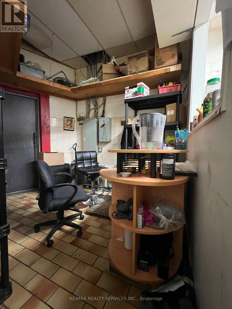 243 Wharncliffe Road N, London North (North N), Ontario  N6H 2B9 - Photo 13 - X12630710