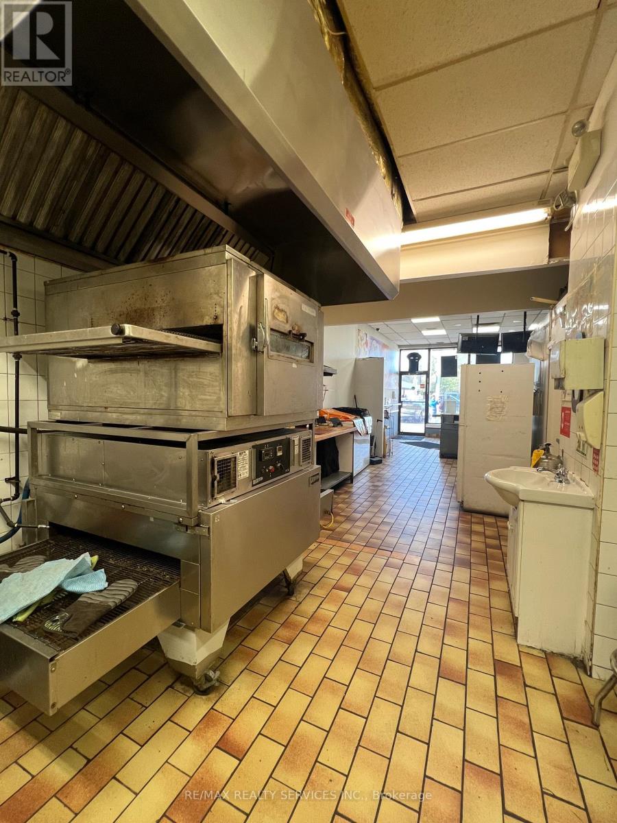 243 Wharncliffe Road N, London North (North N), Ontario  N6H 2B9 - Photo 16 - X12630710