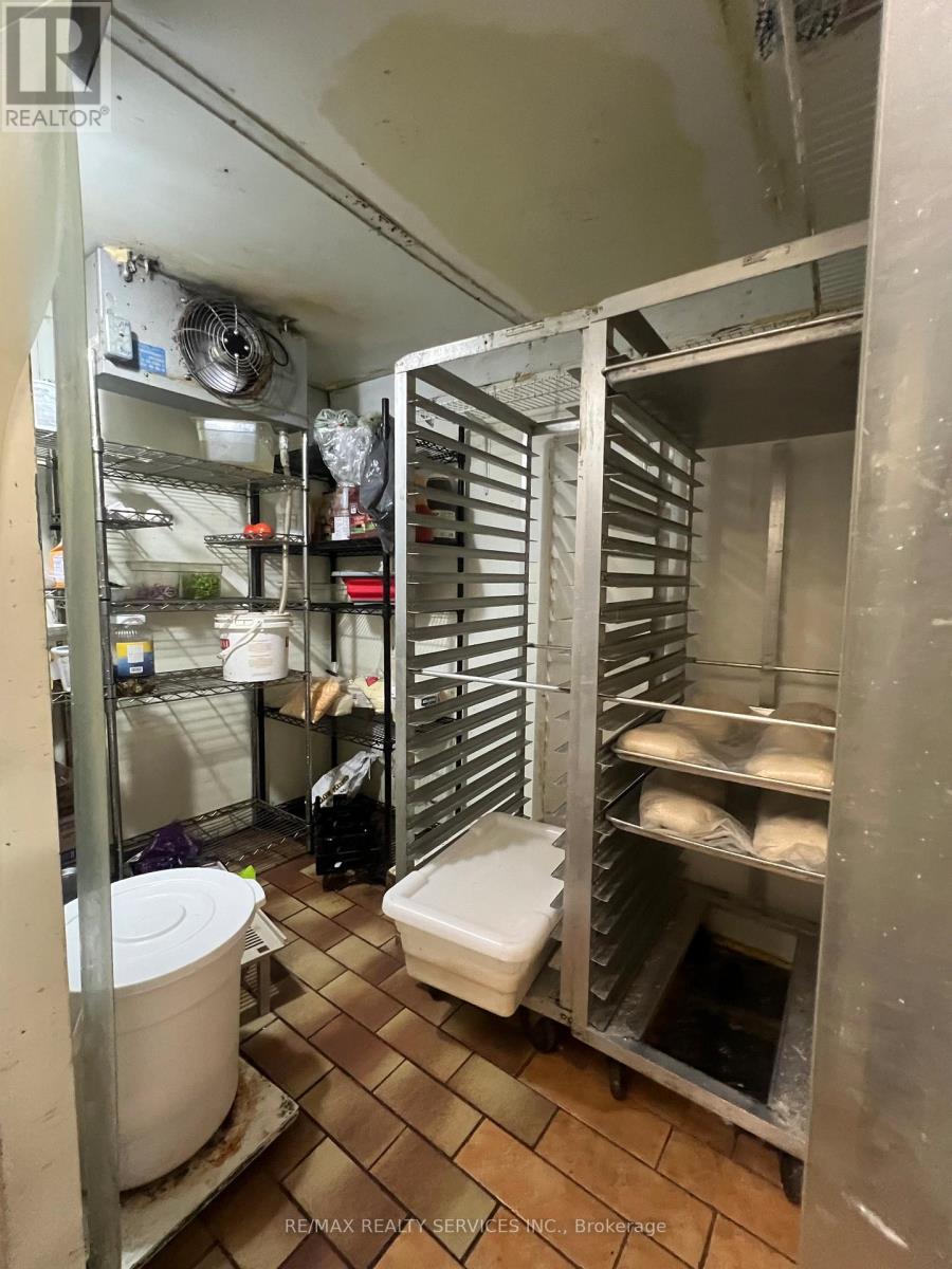 243 Wharncliffe Road N, London North (North N), Ontario  N6H 2B9 - Photo 17 - X12630710