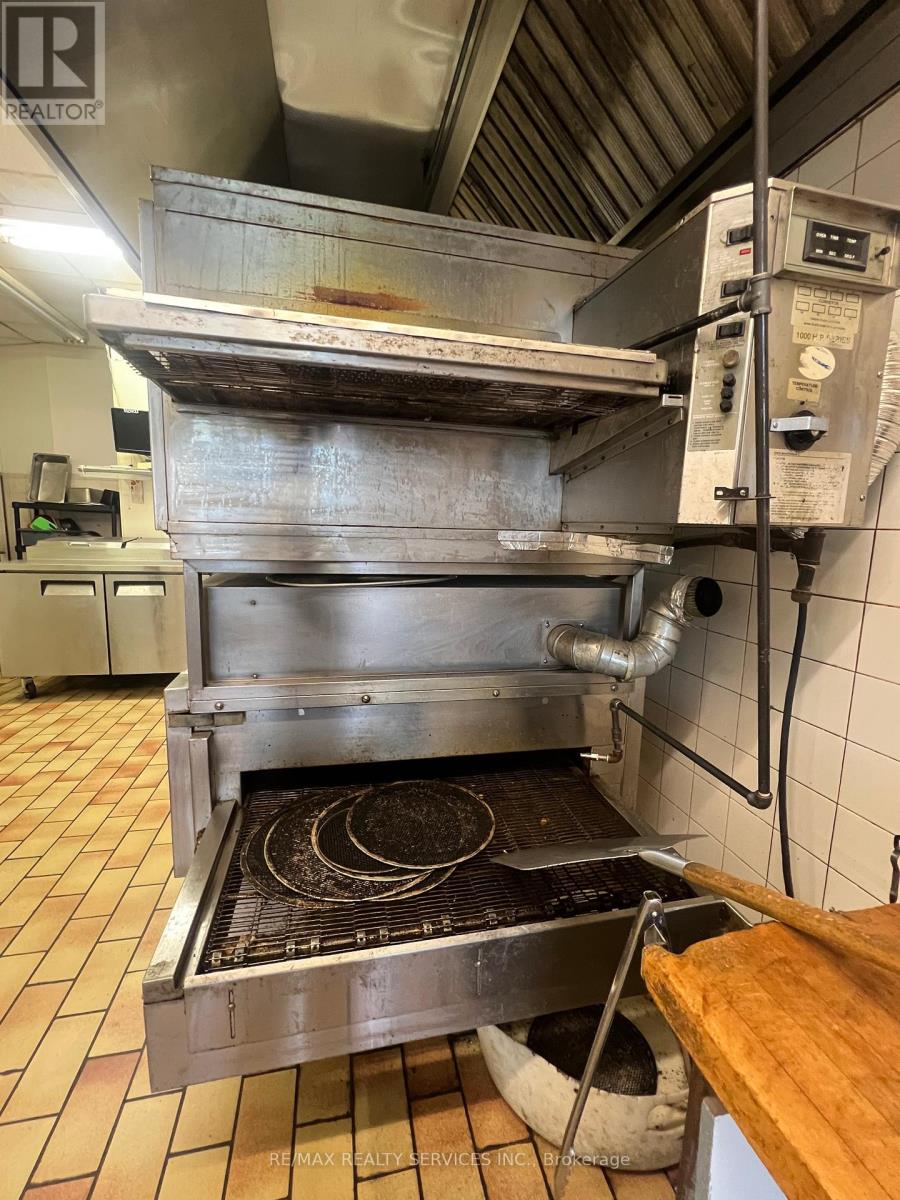 243 Wharncliffe Road N, London North (North N), Ontario  N6H 2B9 - Photo 18 - X12630710