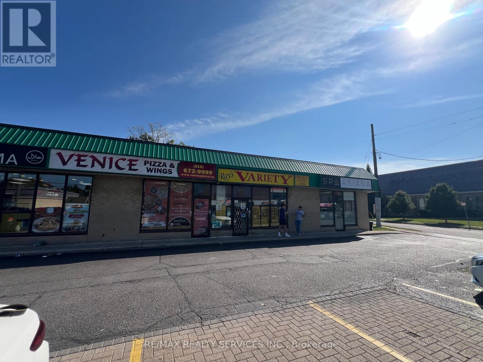 243 Wharncliffe Road N, London North (North N), Ontario  N6H 2B9 - Photo 4 - X12630710