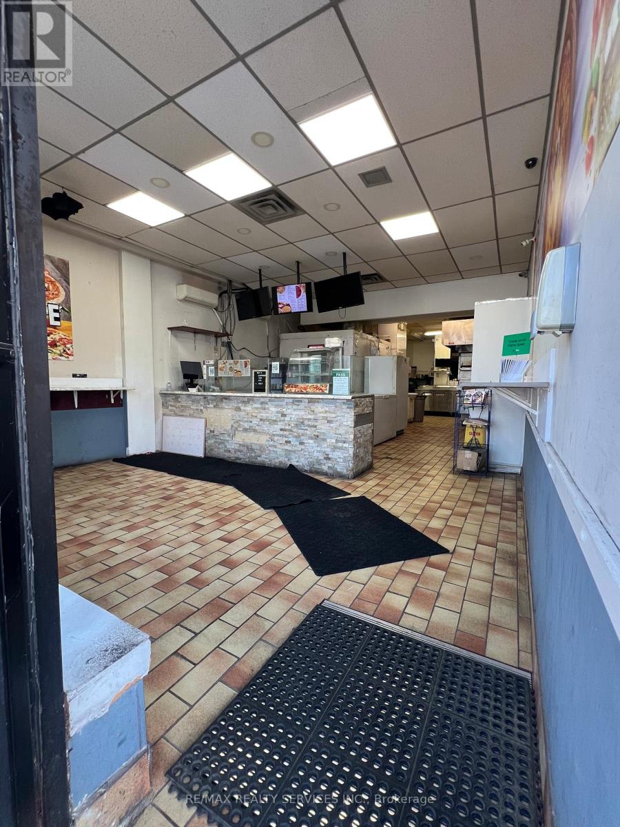 243 Wharncliffe Road N, London North (North N), Ontario  N6H 2B9 - Photo 5 - X12630710