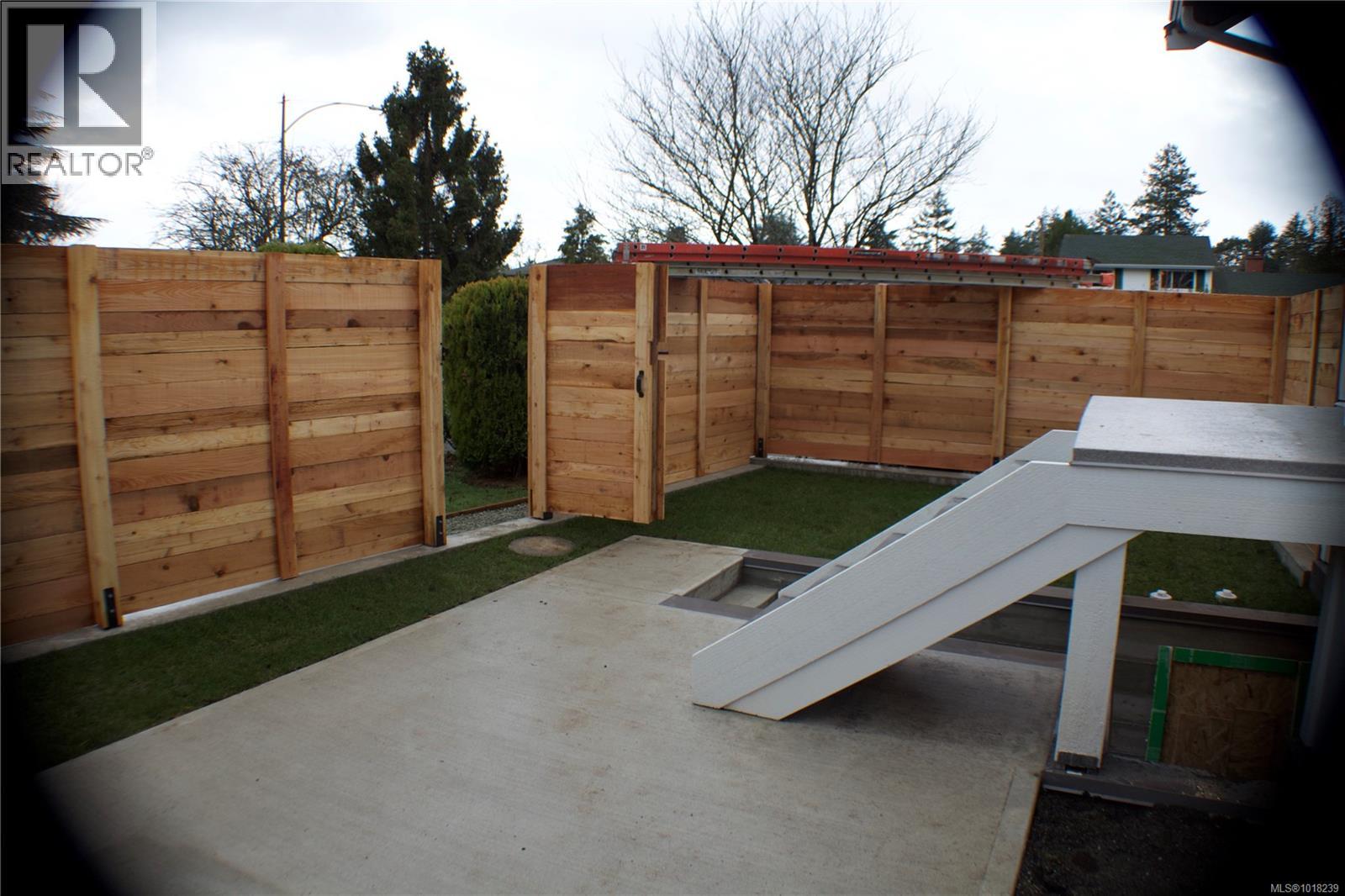 2 3513 Henderson Rd, Oak Bay, British Columbia  V8R 3K5 - Photo 9 - 1018239