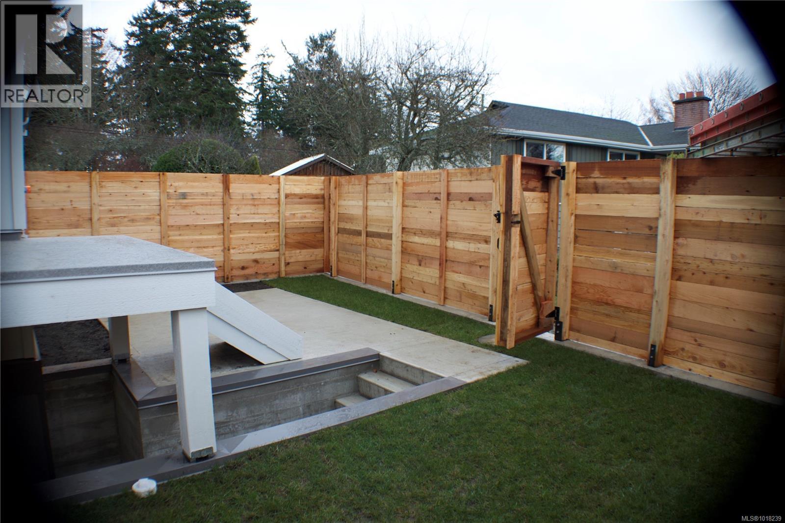 2 3513 Henderson Rd, Oak Bay, British Columbia  V8R 3K5 - Photo 8 - 1018239