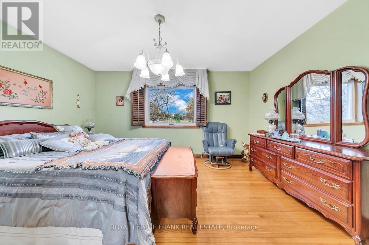 4236 Rockwood Road, Mississauga, Ontario L4W 1L7 - Photo 19 - W12573132