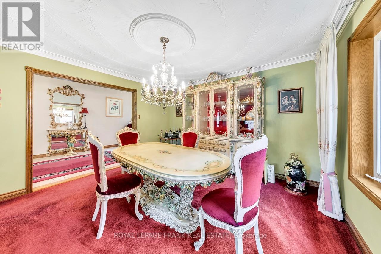 4236 Rockwood Road, Mississauga, Ontario L4W 1L7 - Photo 11 - W12573132