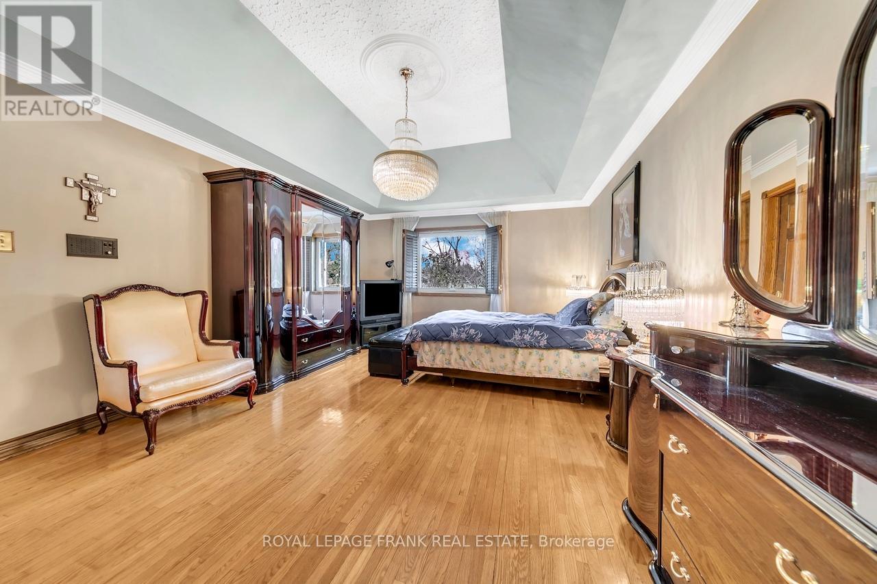 4236 Rockwood Road, Mississauga, Ontario L4W 1L7 - Photo 20 - W12573132