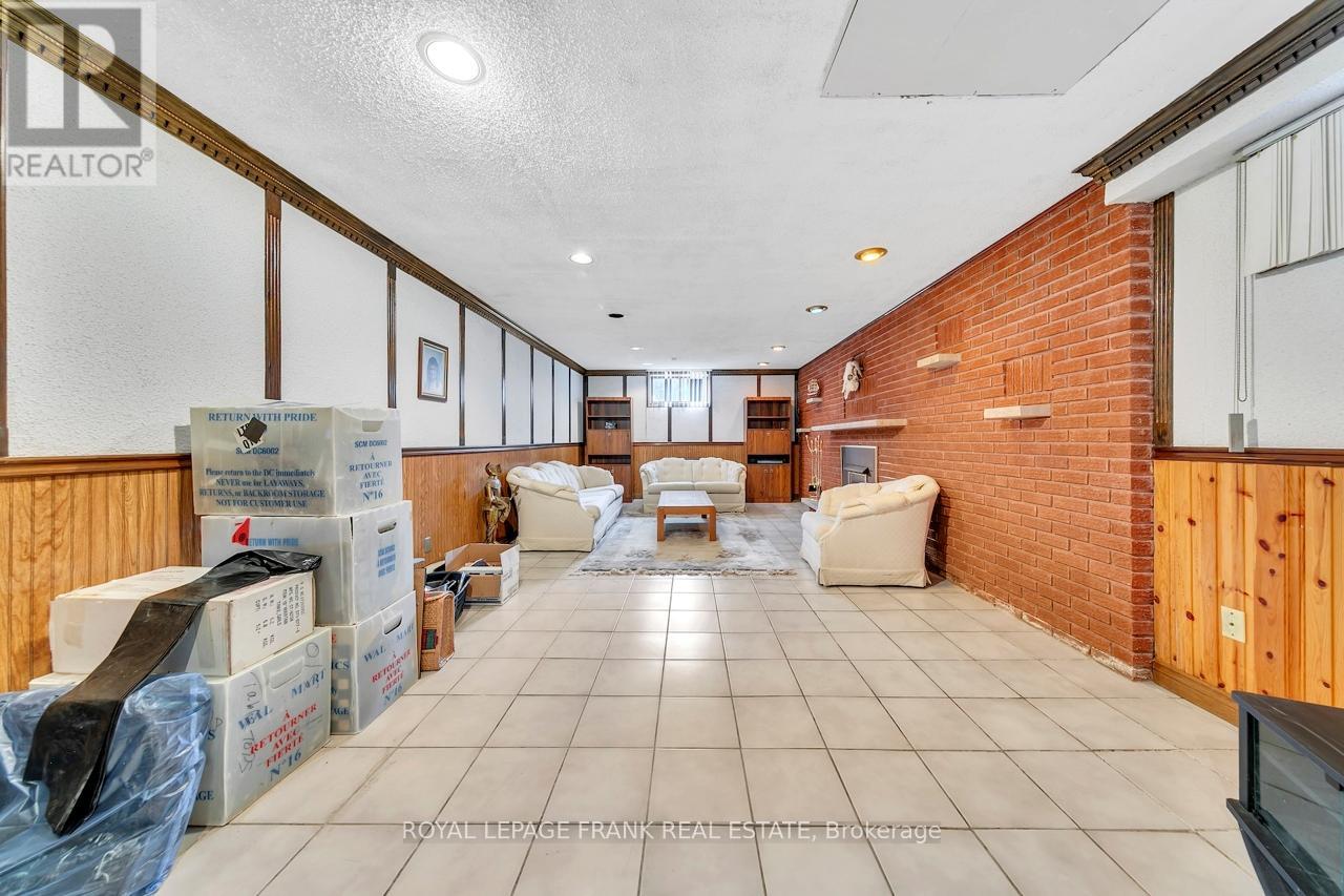 4236 Rockwood Road, Mississauga, Ontario L4W 1L7 - Photo 35 - W12573132