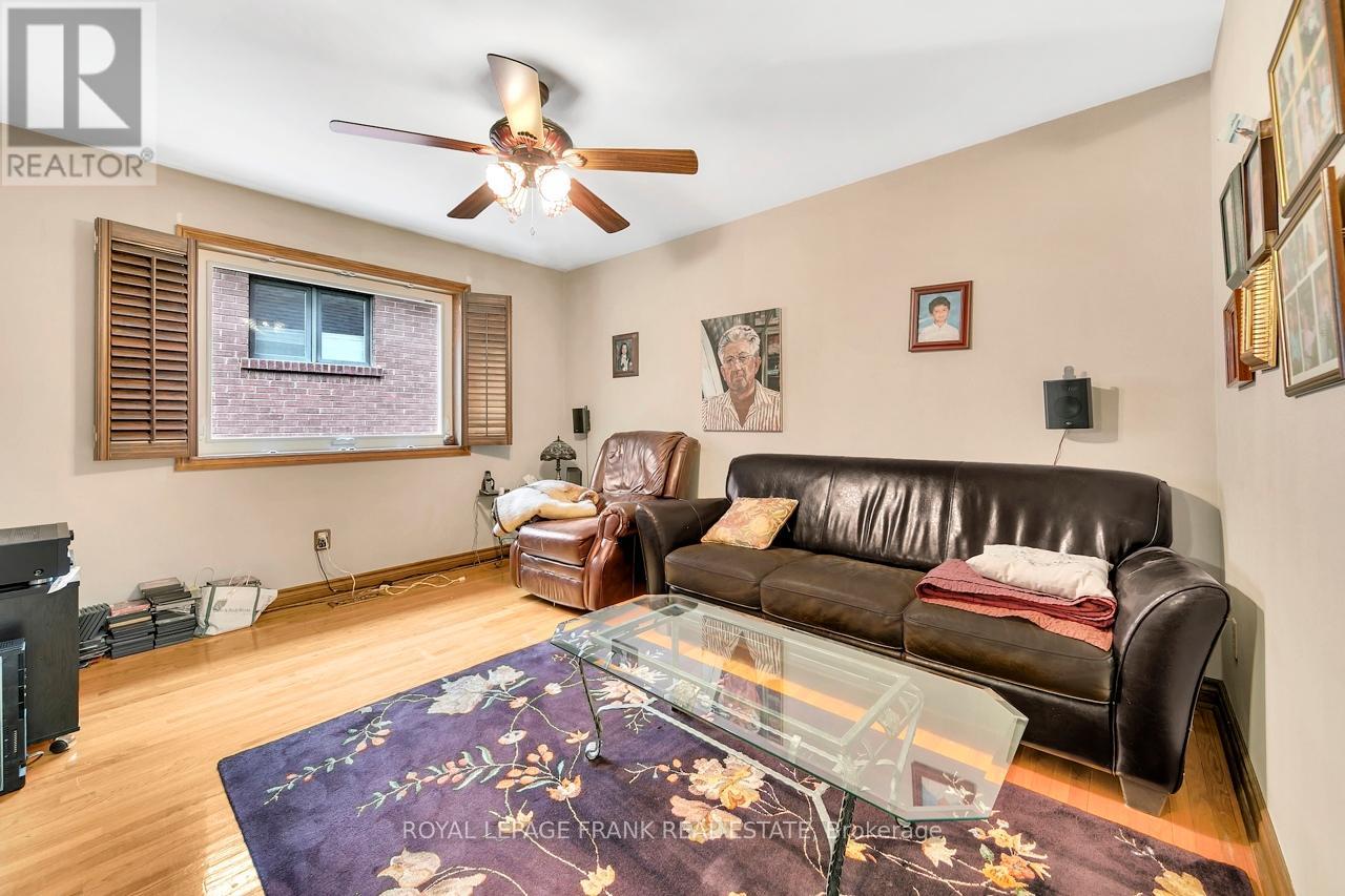 4236 Rockwood Road, Mississauga, Ontario L4W 1L7 - Photo 29 - W12573132