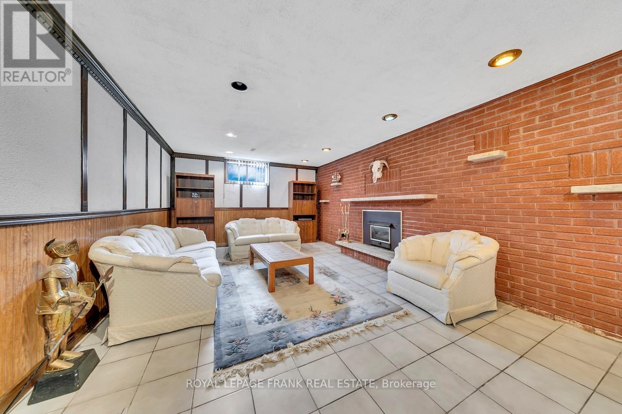 4236 Rockwood Road, Mississauga, Ontario L4W 1L7 - Photo 34 - W12573132