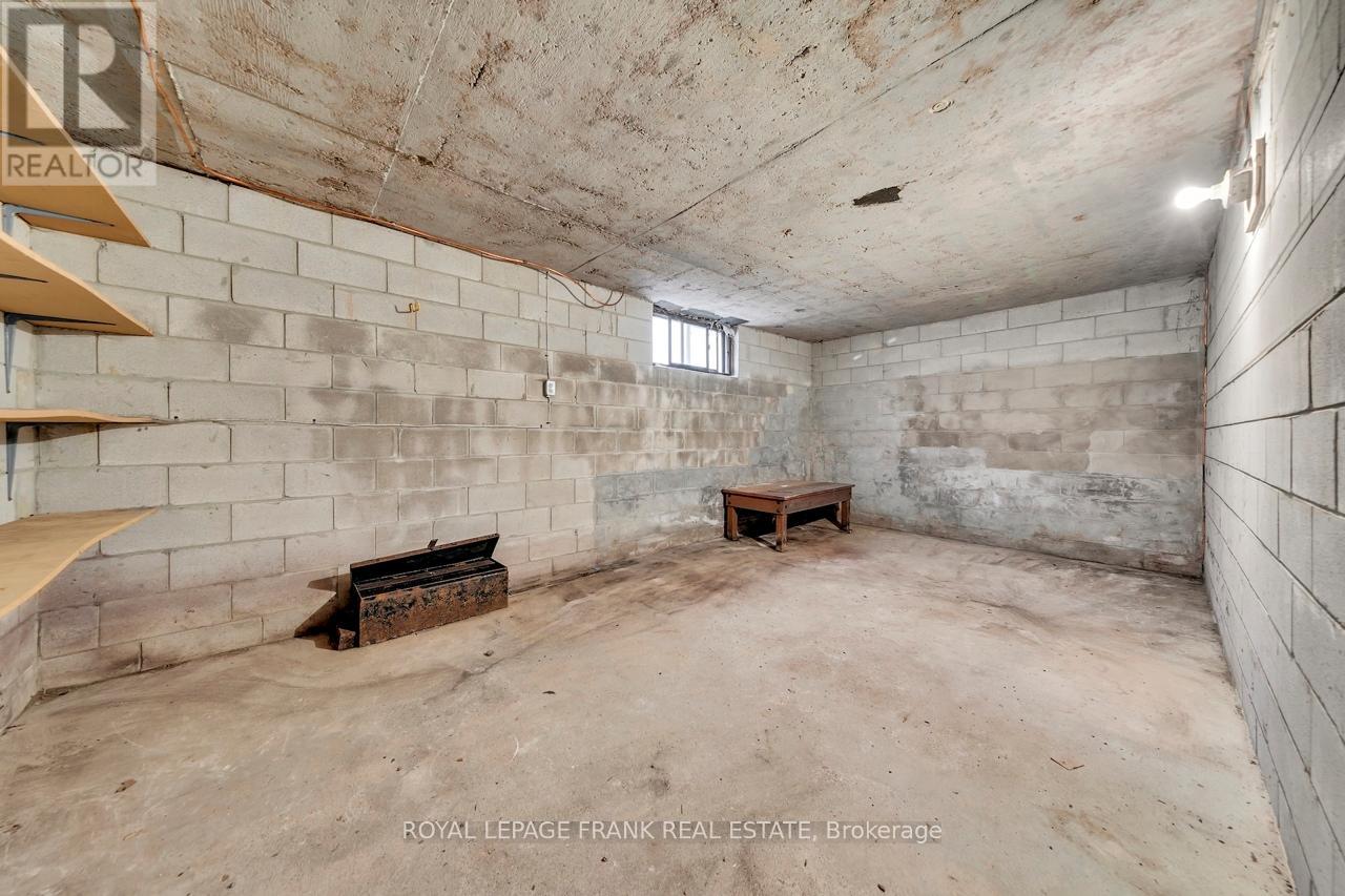 4236 Rockwood Road, Mississauga, Ontario L4W 1L7 - Photo 45 - W12573132