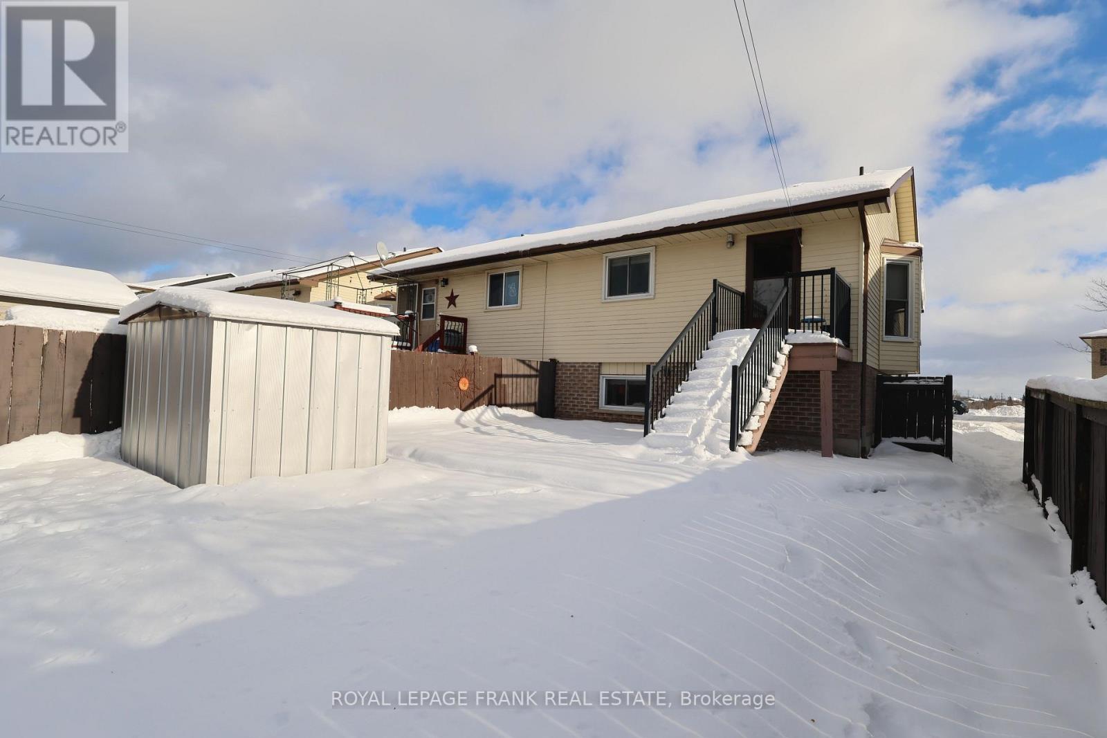 547 Crystal Drive, Peterborough, Ontario  K9J 8H7 - Photo 3 - X12558216