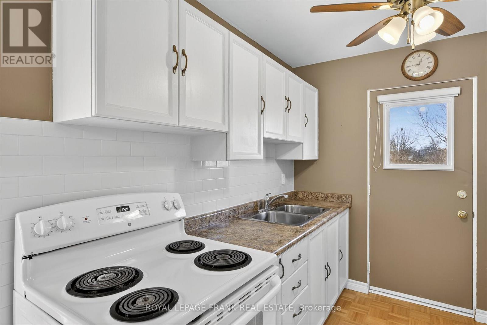 547 Crystal Drive, Peterborough, Ontario  K9J 8H7 - Photo 13 - X12558216