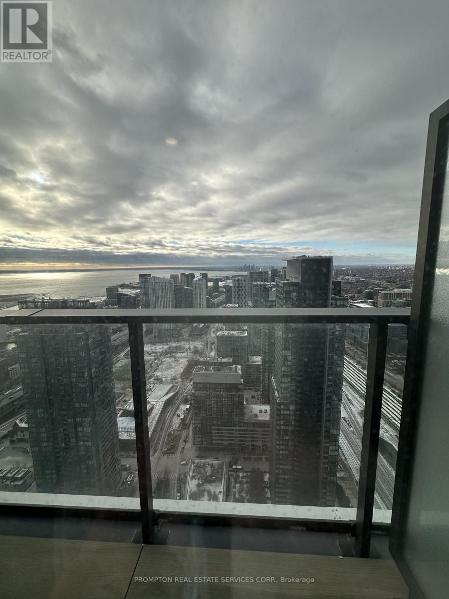 5301 - 3 Concord Cityplace Way, Toronto (Waterfront Communities), Ontario  M5V 0X4 - Photo 18 - C12630784