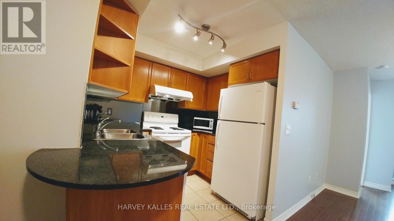603 - 17 Barberry Place, Toronto, Ontario  M2K 3E2 - Photo 3 - C12617352