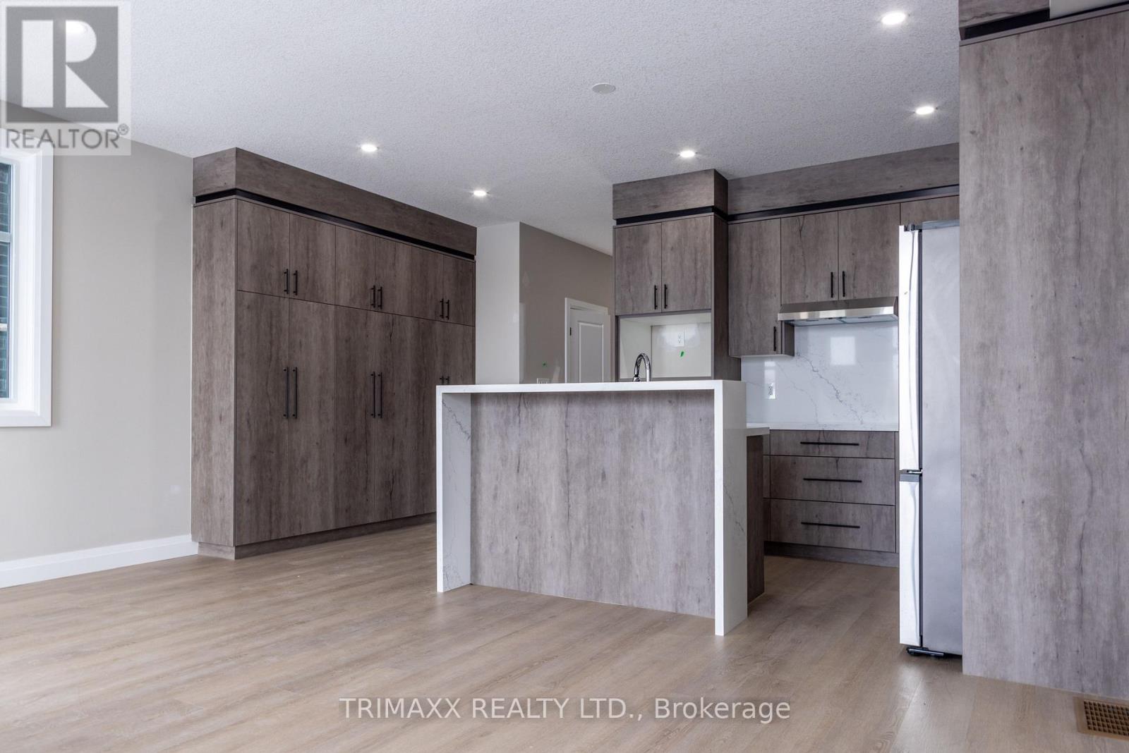 54 Warren Trail, Welland, Ontario L3B 0N8 - Photo 11 - X12630188