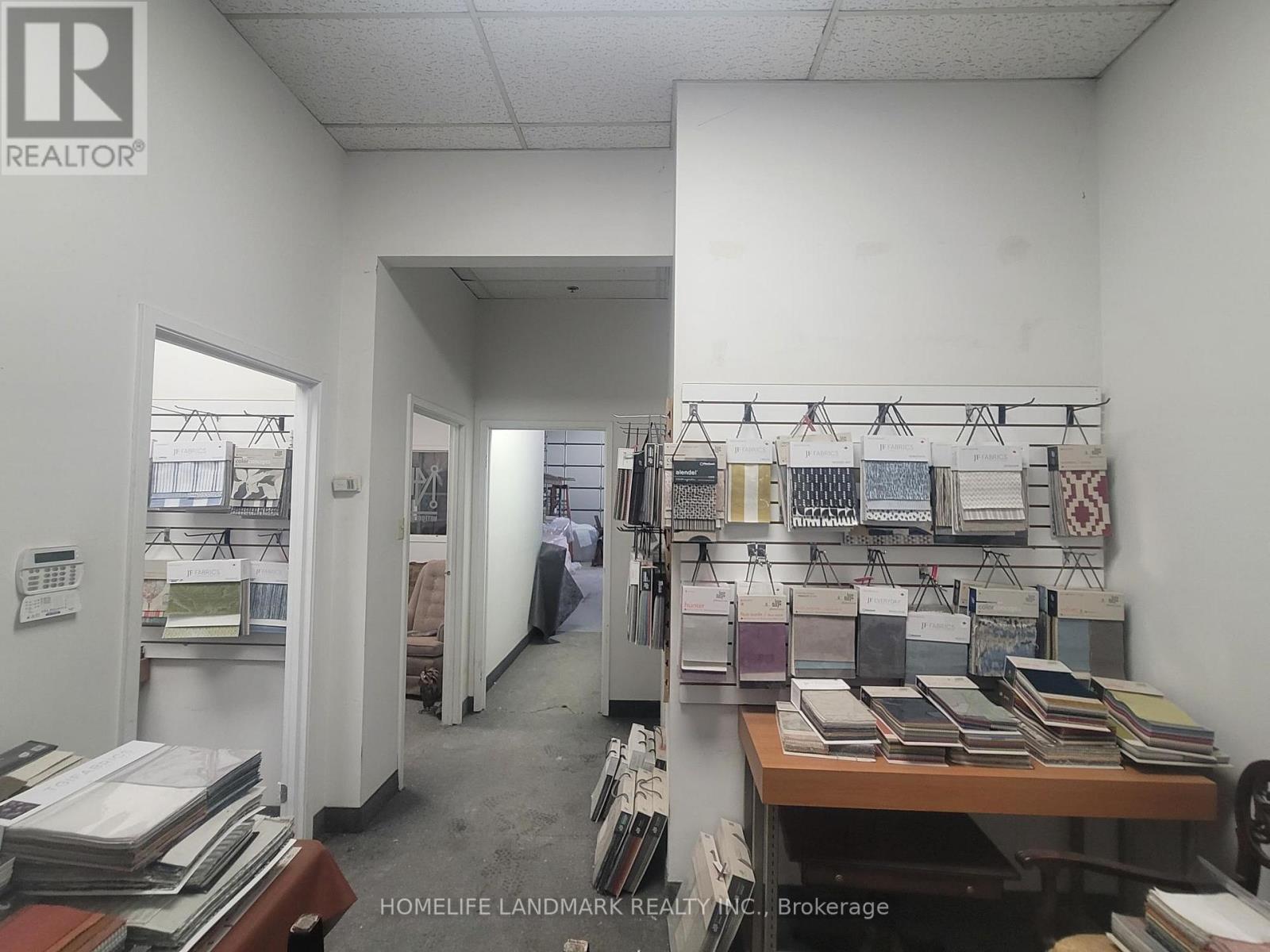 #10 - 60 Amber Street, Markham (Milliken Mills West), Ontario  L3R 2Z9 - Photo 2 - N12630786