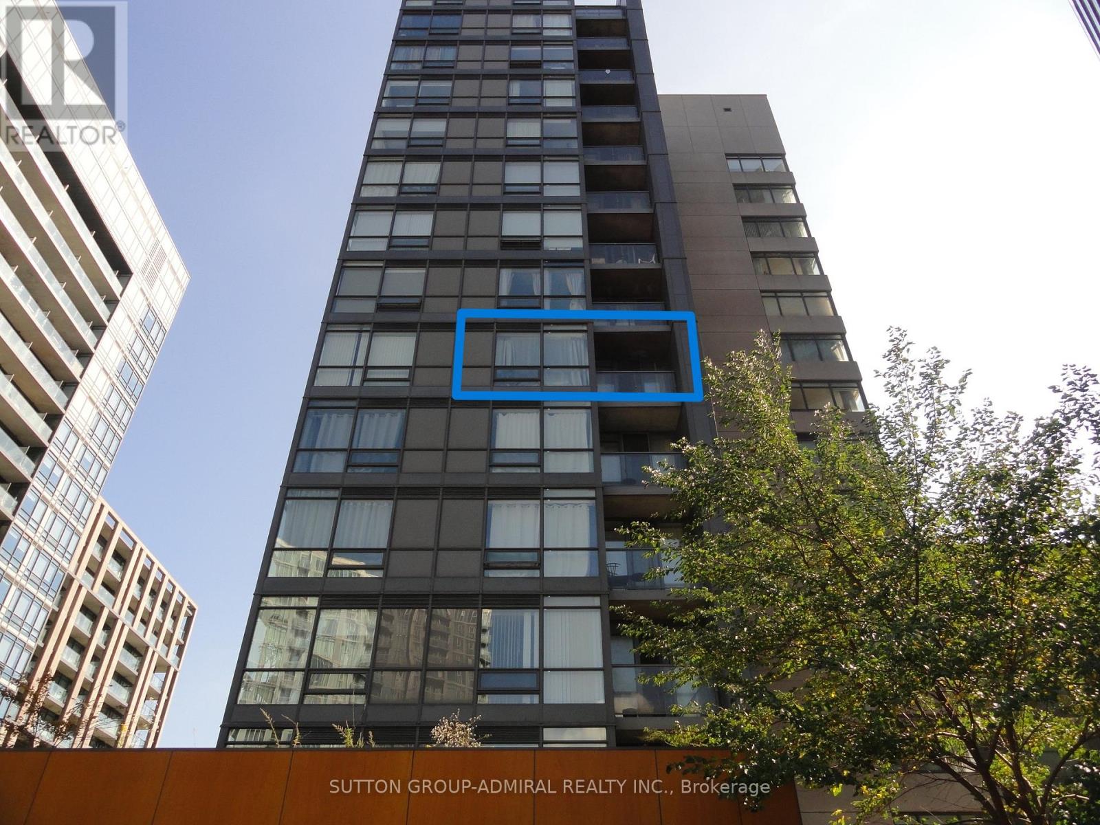 702 - 20 Joe Shuster Way, Toronto, Ontario  M6K 0A3 - Photo 4 - W12630764