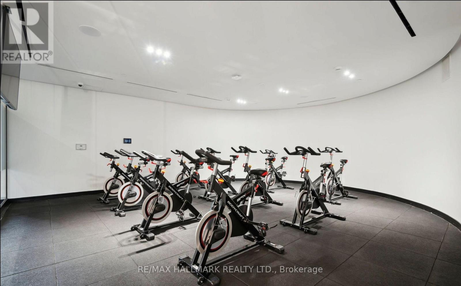 402 - 270 Dufferin Street, Toronto, Ontario  M6K 0H8 - Photo 18 - W12630768