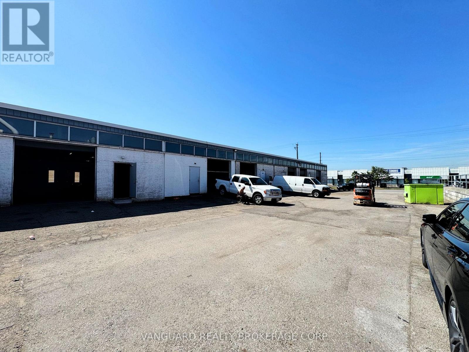 385-387 Signet Drive, Toronto (Humber Summit), Ontario  M9L 1V3 - Photo 2 - W12630792