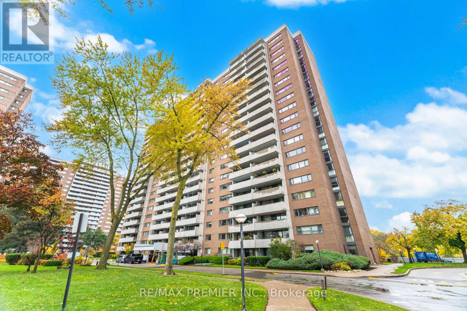 1105 - 260 SCARLETT ROAD, Toronto, Ontario