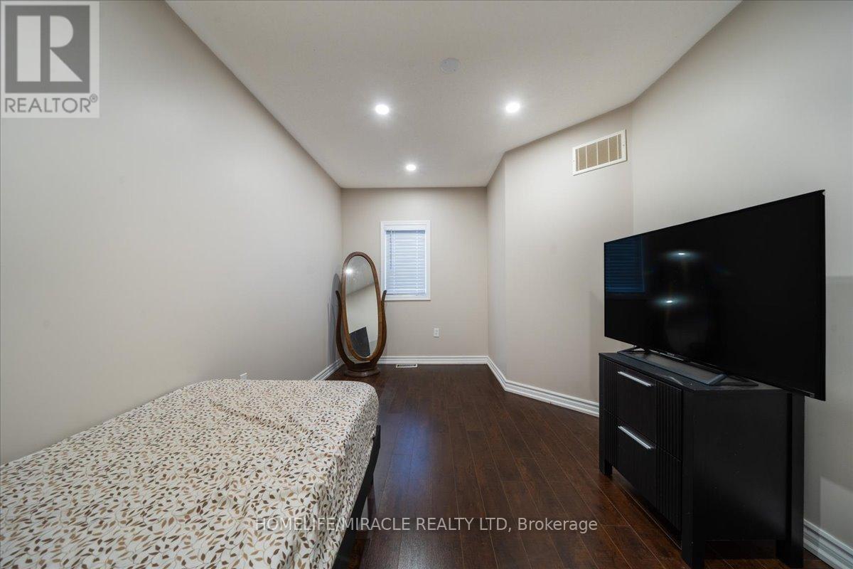 326 Albright Road, Brampton, Ontario  L6X 0H8 - Photo 31 - W12630808