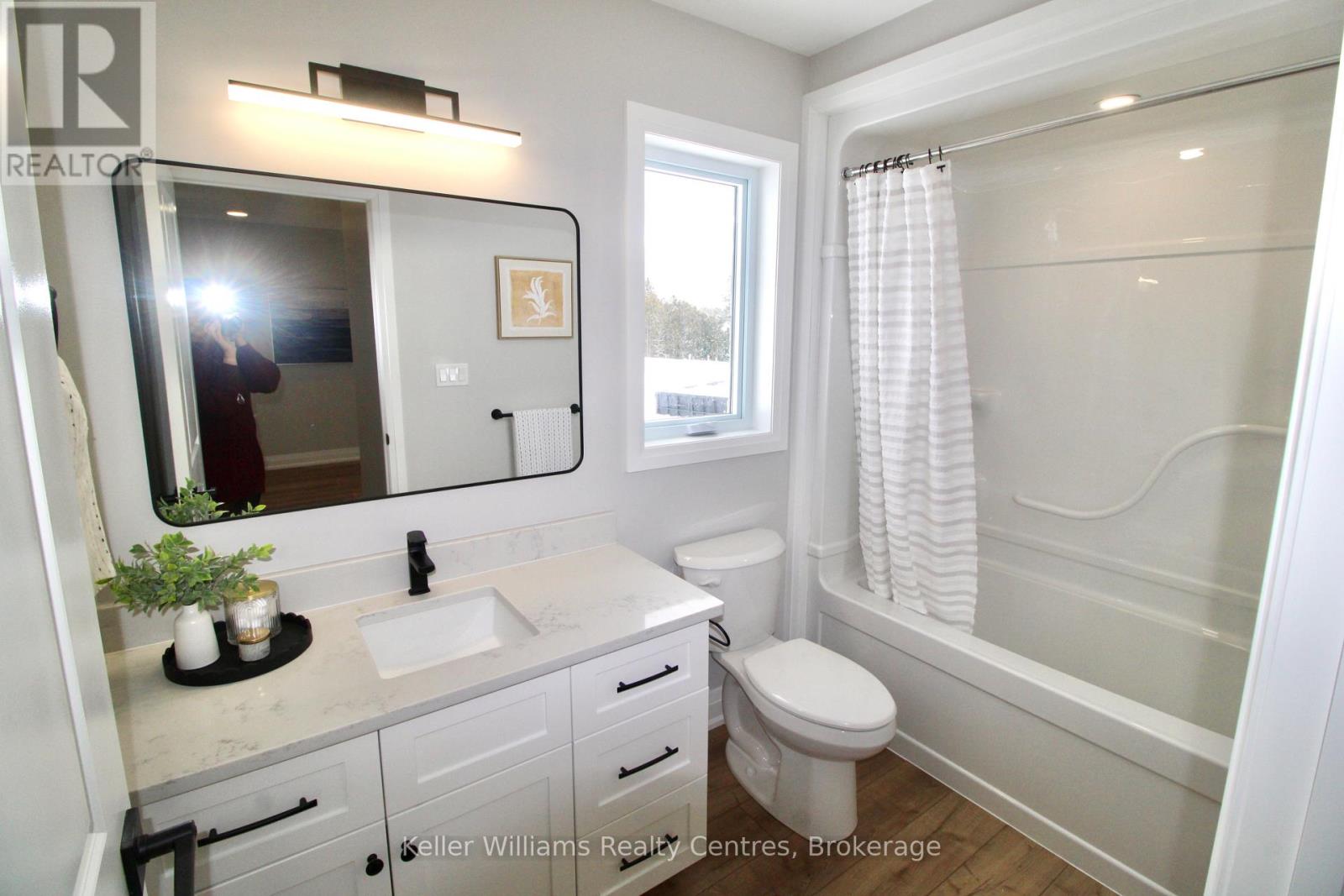 772 18th Street, Hanover, Ontario N4N 0C7 - Photo 7 - X12630878