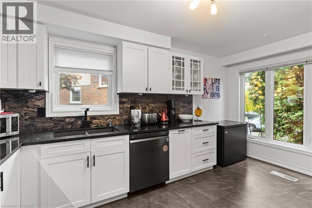 2396 Lyford Lane, Burlington, Ontario L7P 3Y8 - Photo 7 - 40788941