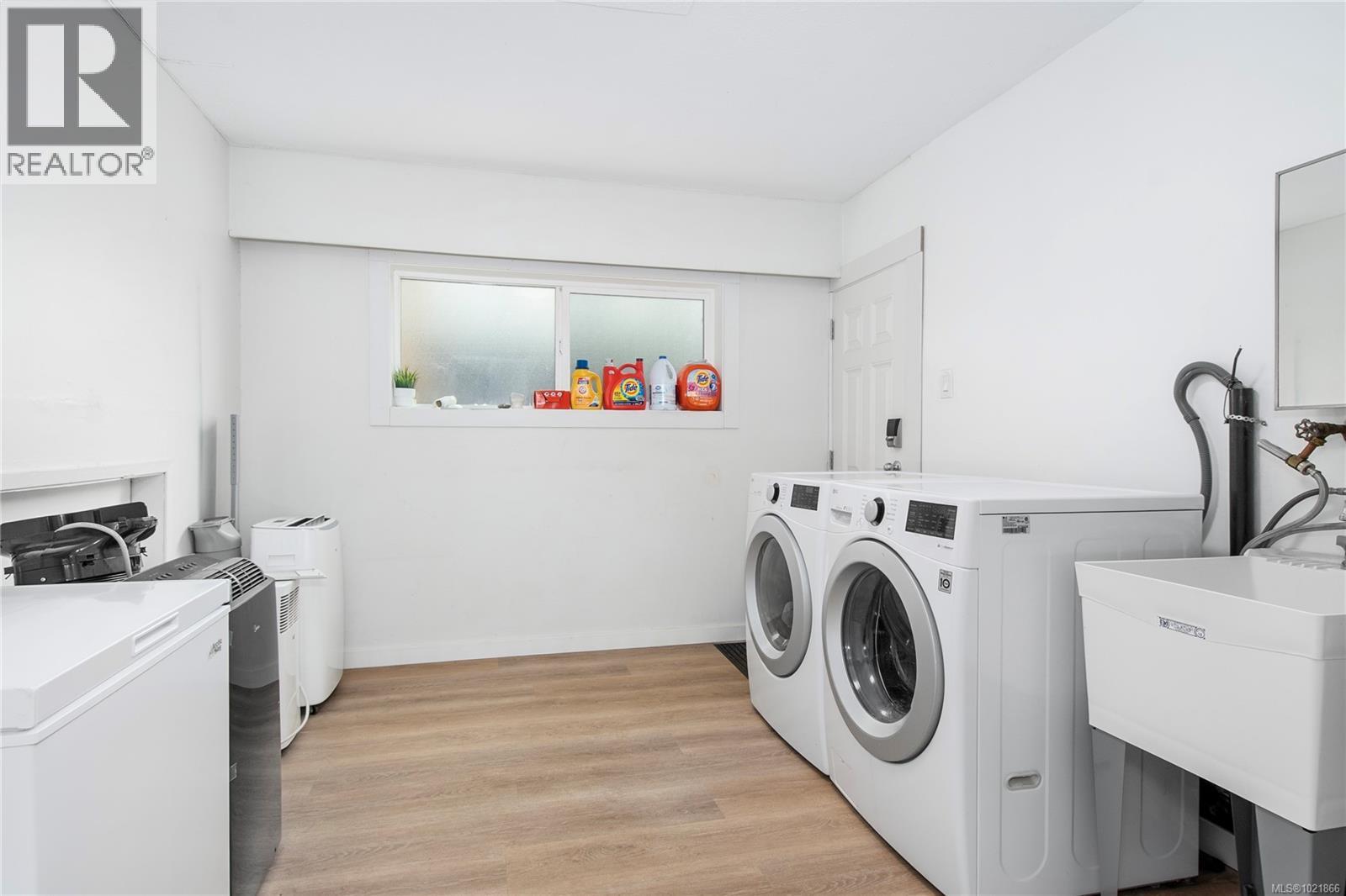 1120 1st St, Courtenay, British Columbia V9N 1A9 - Photo 36 - 1021866