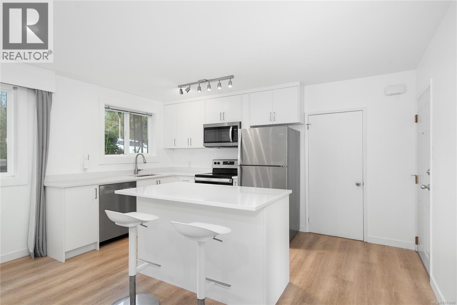 1120 1st St, Courtenay, British Columbia V9N 1A9 - Photo 4 - 1021866