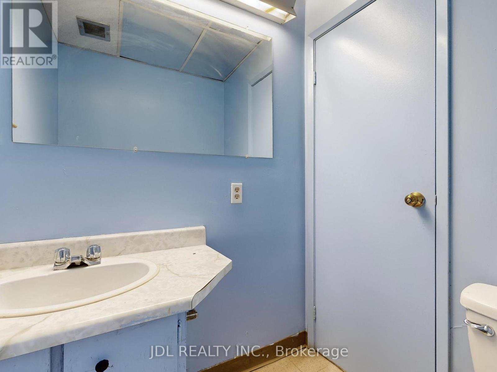 7 - 1291 Matheson Boulevard E, Mississauga, Ontario  L4W 1R1 - Photo 9 - W12344742