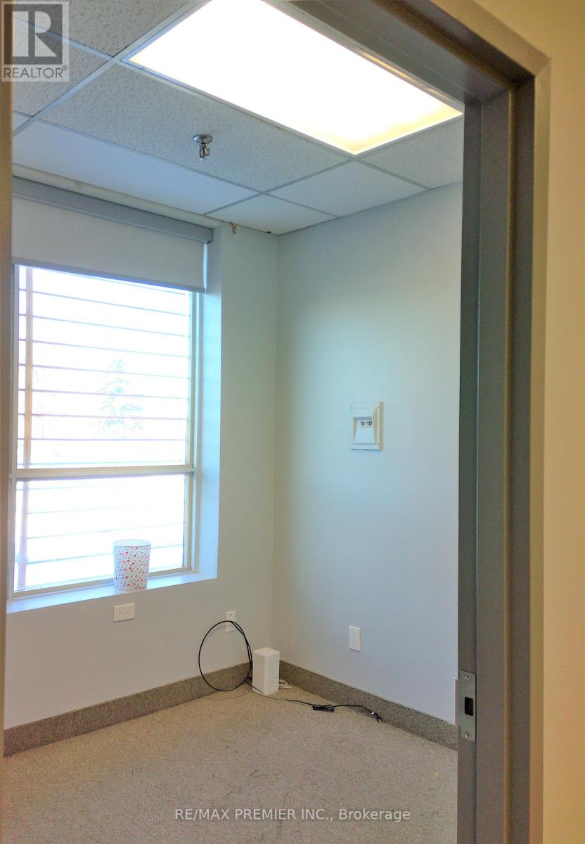 201 - 2200 Martin Grove Road, Toronto, Ontario  M9V 5H9 - Photo 9 - W12520664