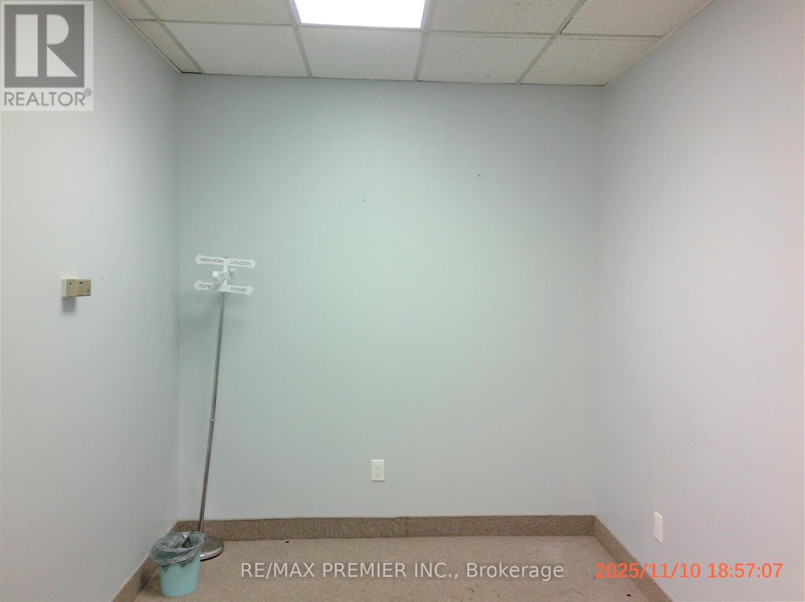 201 - 2200 Martin Grove Road, Toronto, Ontario  M9V 5H9 - Photo 3 - W12520664